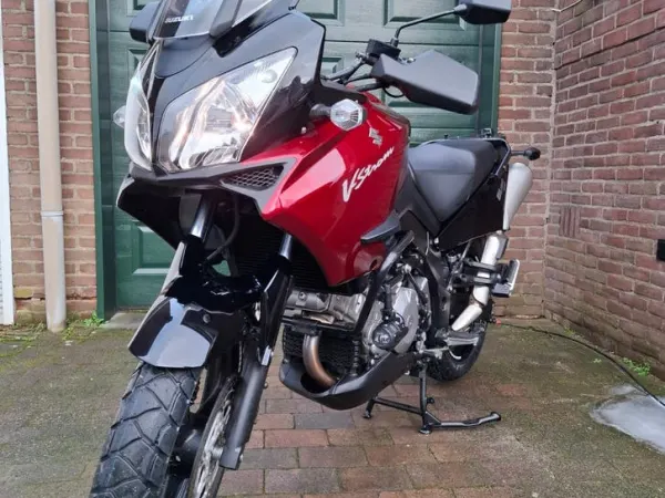 2006 Suzuki V-Strom 1000 - €4,500 · Bidding (1/1)