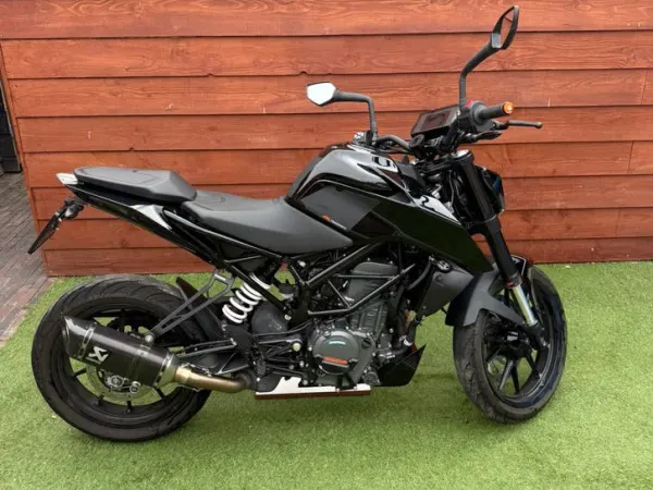 Bouwjaar onbekend KTM 390 Duke - € 5.250 · Bieden (1/1)