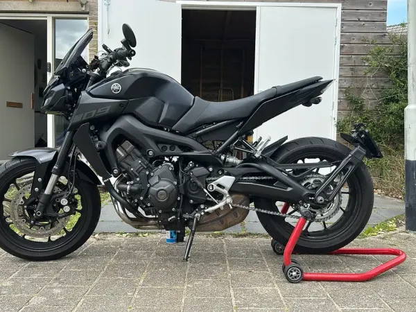 2017 Yamaha MT-09 - € 8.500 (1/1)
