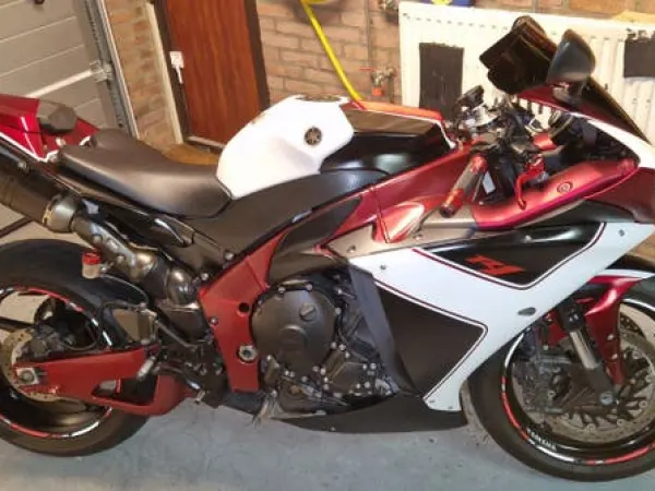 2009 Yamaha R1 Crossplane te Koop Aangeboden - €8,150 · Bidding (1/1)