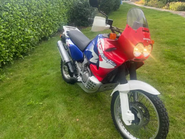 2000 Honda XRV 750 RD07 uit 2000 - € 4.750 (1/1)