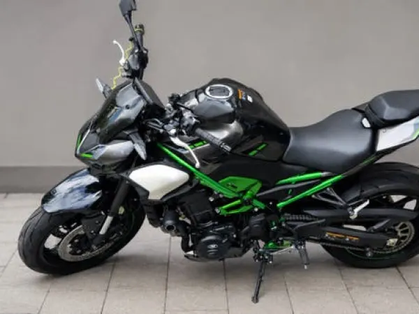 2025 Kawasaki Z 900 - €10,995 · Bidding (1/1)