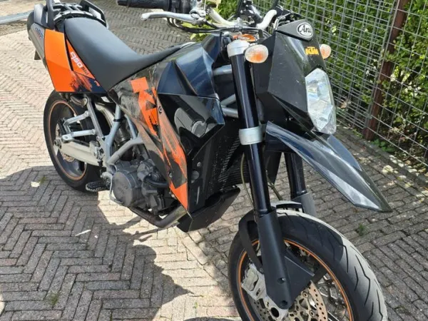 Bouwjaar onbekend KTM 950 Supermoto-Krachtige en Sportieve Motor - € 6.000 · Bieden (1/1)