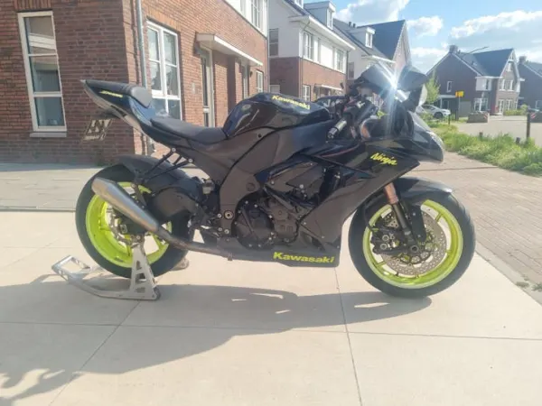 Bouwjaar onbekend Kawasaki zx 10r - € 4.250 · Bieden (1/1)