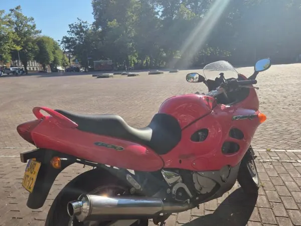 2000 Suzuki GSX 600 - Gereserveerd (1/1)