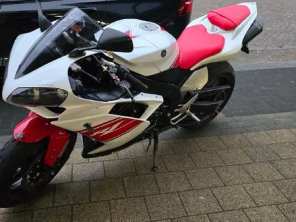 2008 Yamaha YZF R1 - € 7.000 · Bieden (1/1)