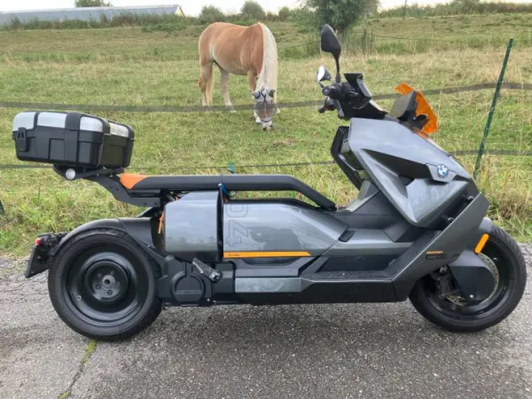 2022 BMW CE 04 - € 8.000 · Bieden (1/1)