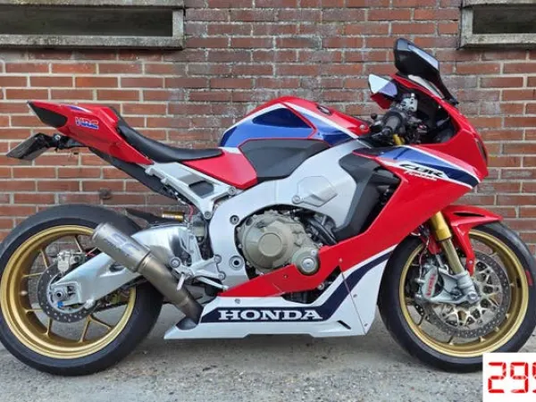 2017 Honda CBR 1000RR cbr1000rr SP Fireblade eC-ABS - € 15.999 (1/1)