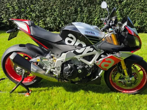 2015 Aprilia Tuono v4 Aprc in Nieuwstaat - €11,450 · Bidding (1/1)