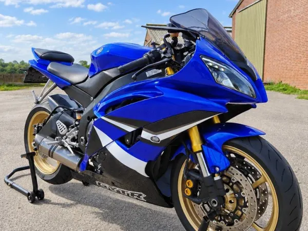 2008 Yamaha YZF R6 - €7,995 · Bidding (1/1)