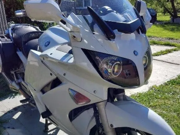 2009 Yamaha Fjr1300 AE 2009 wit 2 Zijkoffers 79000km nwe Banden - €2,500 · Bidding (1/1)