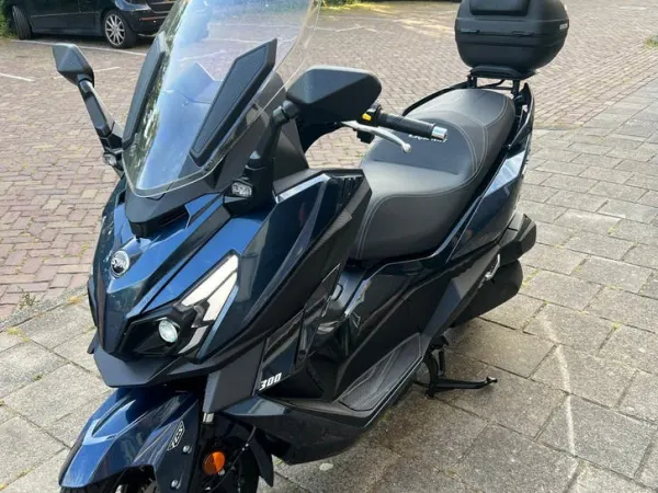 2024 SYM Cruisym 300-587 KM-Stand - €4,750 · Bidding (1/1)