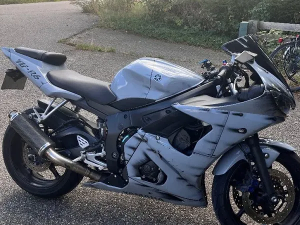 2004 Yamaha YZF R6 - Price on request (1/1)