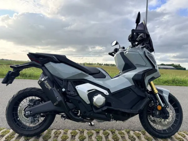 2022 Honda X-adv 750 12500 KM met Originele Handvatverwarming - €12,500 · Bidding (1/1)