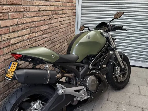 2009 Ducati Monster 696 uit 2009 wit Sportief - € 4.500 · Bieden (1/1)