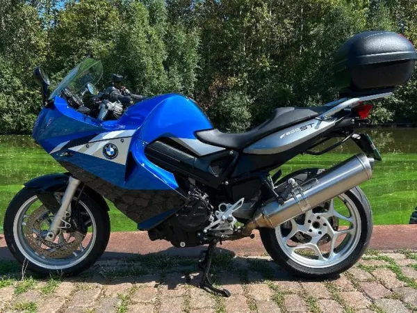 2011 BMW f 800 st/ Bmw f 800 gs - € 4.350 · Bieden (1/1)