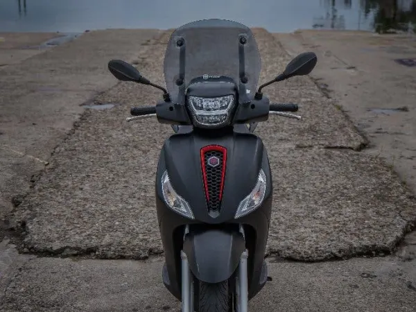 2022 Piaggio Medley 125 abs 2022 - € 2.600 · Bieden (1/1)