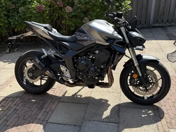 2025 Honda CB 1000 - € 9.700 · Bieden (1/1)