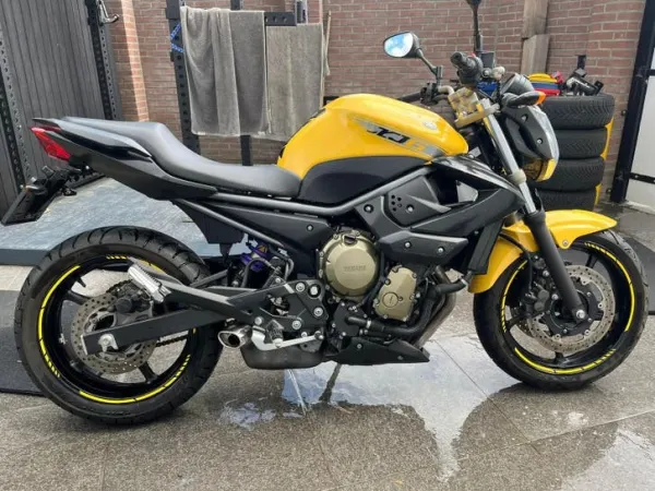 Year unknown Yamaha XJ6 2009-Zeer Weinig kilometers! - €3,750 · Bidding (1/1)
