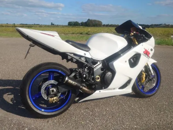 2004 Suzuki Gsxr 1000 k4 - €4,900 (1/1)