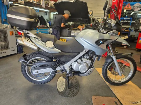Bouwjaar onbekend BMW F 650 GS-Enduro Motor met Topkoffer Bouwjaar 2005 - € 2.500 · Bieden (1/1)