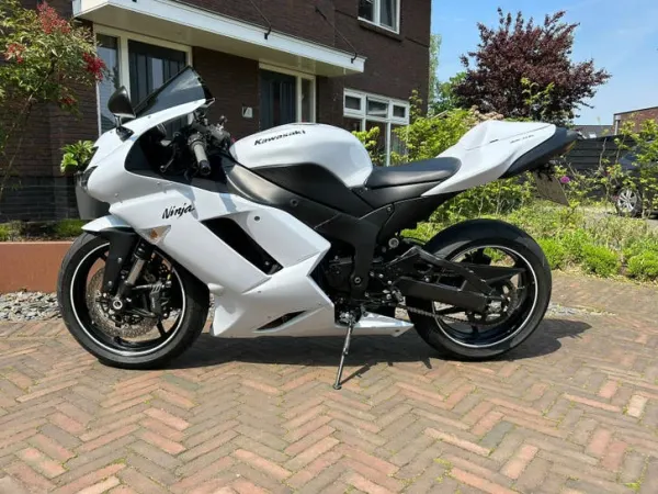 Year unknown Kawasaki Ninja zx6r - €6,000 · Bidding (1/1)