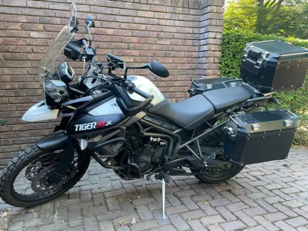 2016 Triumph Tiger 800 XCx, 2016, Dealeronderhouden - € 7.600 · Bieden (1/1)