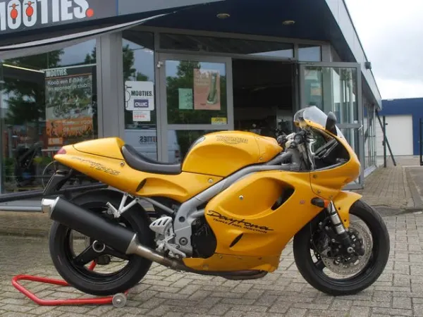 2000 Triumph Daytona T595 Bj 2000 - €1,875 · Bidding (1/1)