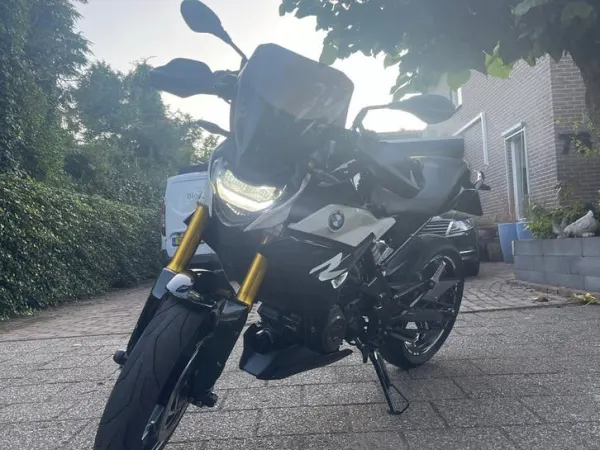 2021 BMW G 310 R - € 3.299 · Bieden (1/1)