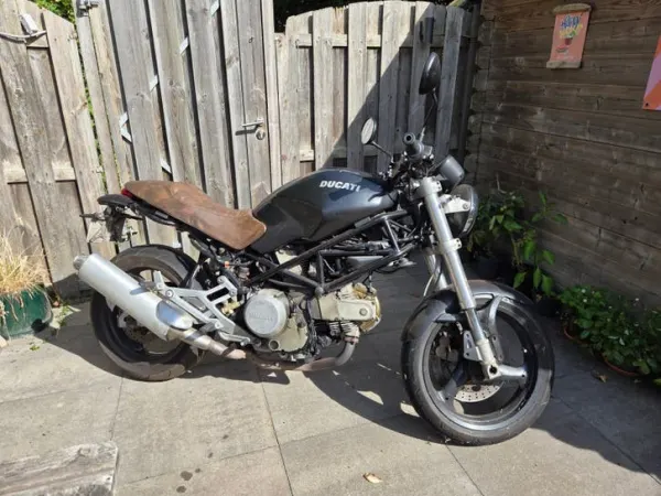 2001 Ducati Monster 600-Leuke Opknapper - € 600 · Bieden (1/1)