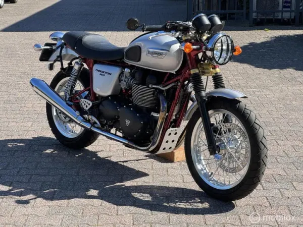 2010 Triumph Thruxton 900 - € 5.750 (1/1)