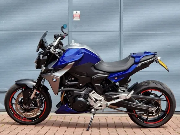 2020 BMW F 900 R - €8,499 · Bidding (1/1)
