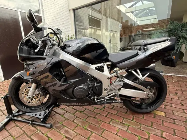 Bouwjaar onbekend Honda CBR 900 RR Fireblade-Sportieve Legende - € 3.250 (1/1)