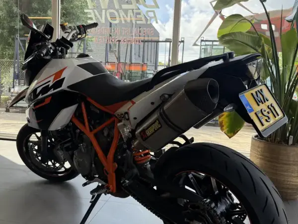 2010 KTM 990 Supermoto - € 7.800 (1/1)