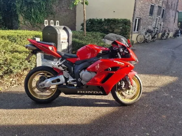 2004 Honda Fireblade CBR 1000 RR 2004 - Gereserveerd (1/1)