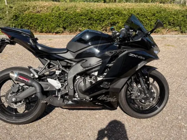 2025 Kawasaki Ninja ZX-4R – 2025 – 5.500 km – Eerste Eigenaar – - € 8.950 · Bieden (1/1)