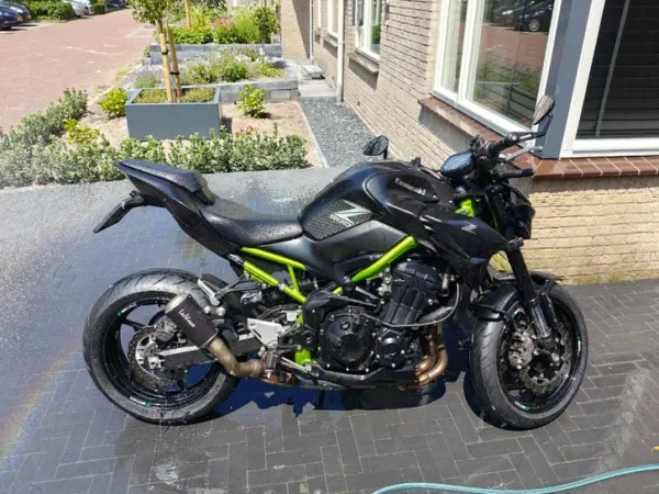 2021 Kawasaki Z900, vol Vermogen - € 8.999 · Bieden (1/1)