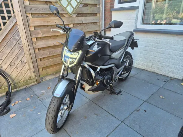 2016 Honda NC750S met Ingebouwde Handverwarming - € 4.950 · Bieden (1/1)