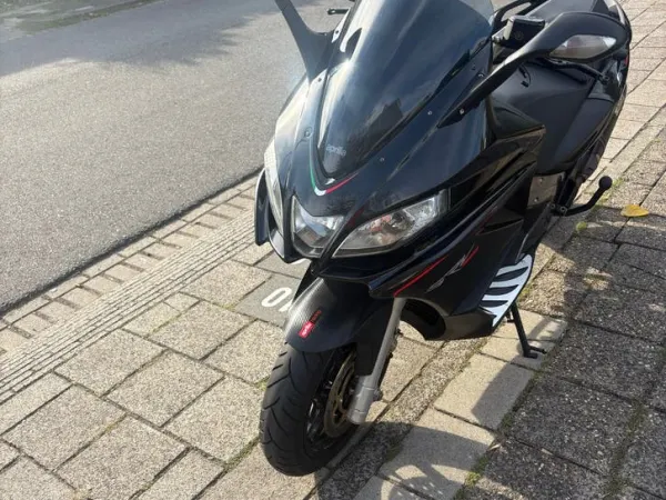 2012 Aprilia SRV 850 - € 5.450 (1/1)