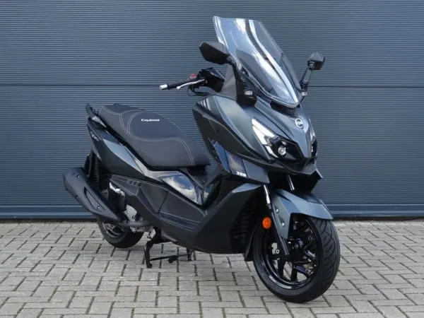 2025 SYM Cruisym Alpha 300 (bj 2025) 3.627 km - Gereserveerd (1/1)