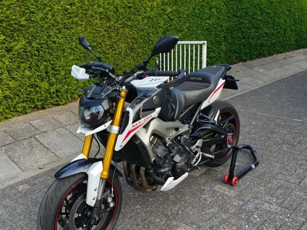 2014 Yamaha MT 09 - € 5.550 · Bieden (1/1)