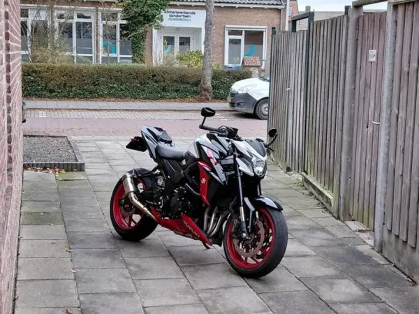2020 Suzuki GSX-S 750 - € 8.299 (1/1)
