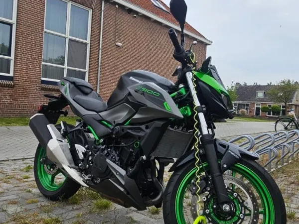 2025 Kawasaki Z500 2025 Nieuwstaat! A2 Rijbewijs - € 6.250 · Bieden (1/1)