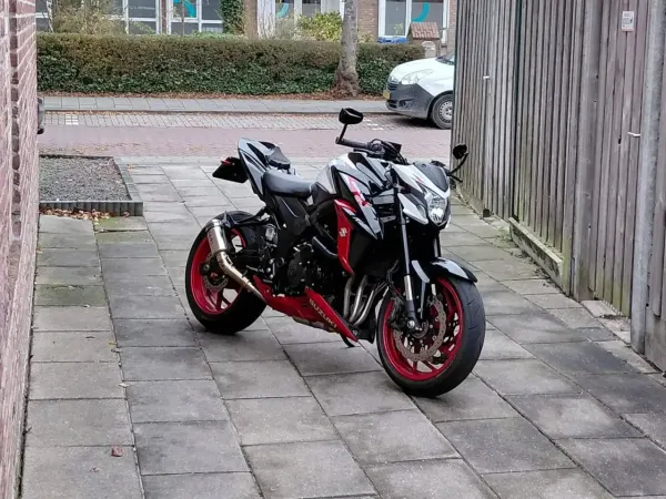 2020 Suzuki GSX-S 750 - € 8.699 (1/1)