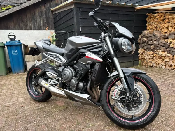 Year unknown Triumph Street Triple - €5,900 · Bidding (1/1)