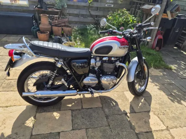 Bouwjaar onbekend Triumph Bonneville t120 Bouwjaar 2017 - € 8.000 · Bieden (1/1)