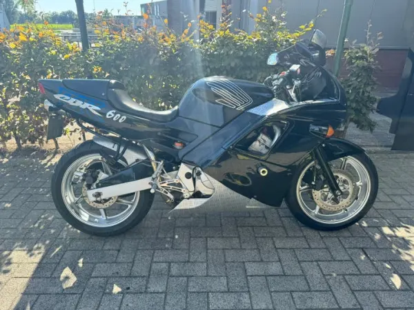 1991 Honda CBR 600 F - Bieden (1/1)