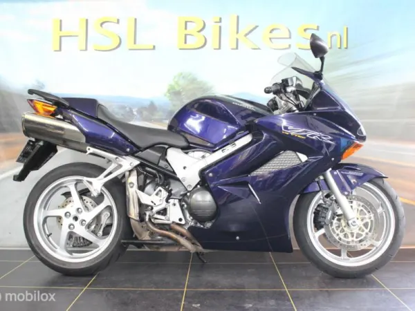 2002 Honda VFR 800 F - €3,850 (1/1)