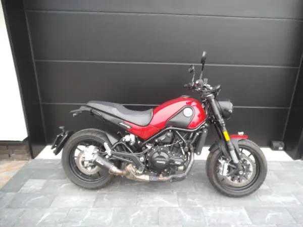 2020 Benelli Leoncino 500 en BMW G 310 GS - €3,850 · Bidding (1/1)