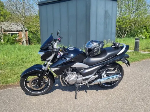 2014 Suzuki Inazuma 250 - € 1.950 · Bieden (1/1)